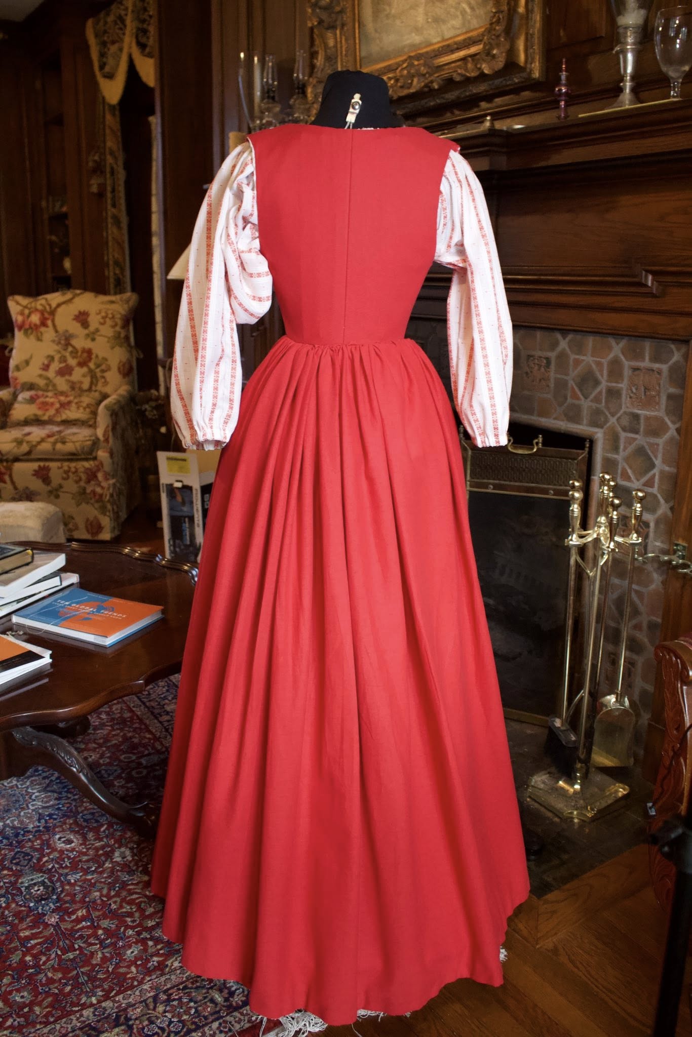 Linen Kirtle Gown