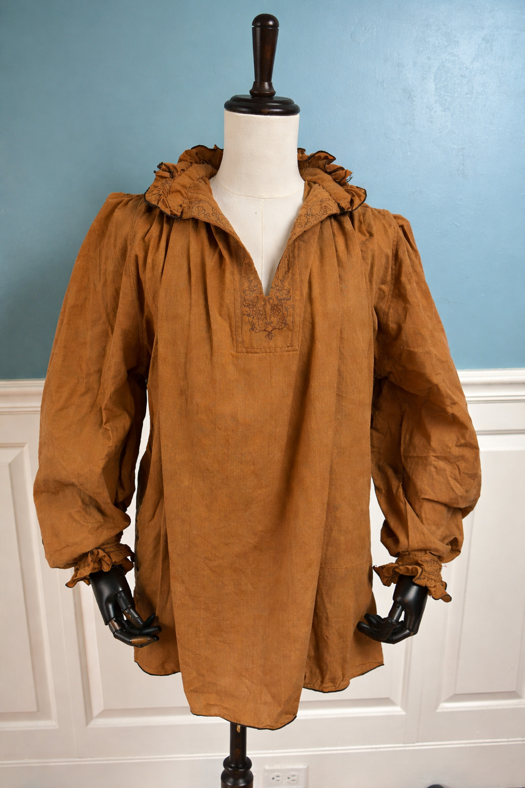 The Tavernsong Shirt- Gingerbread