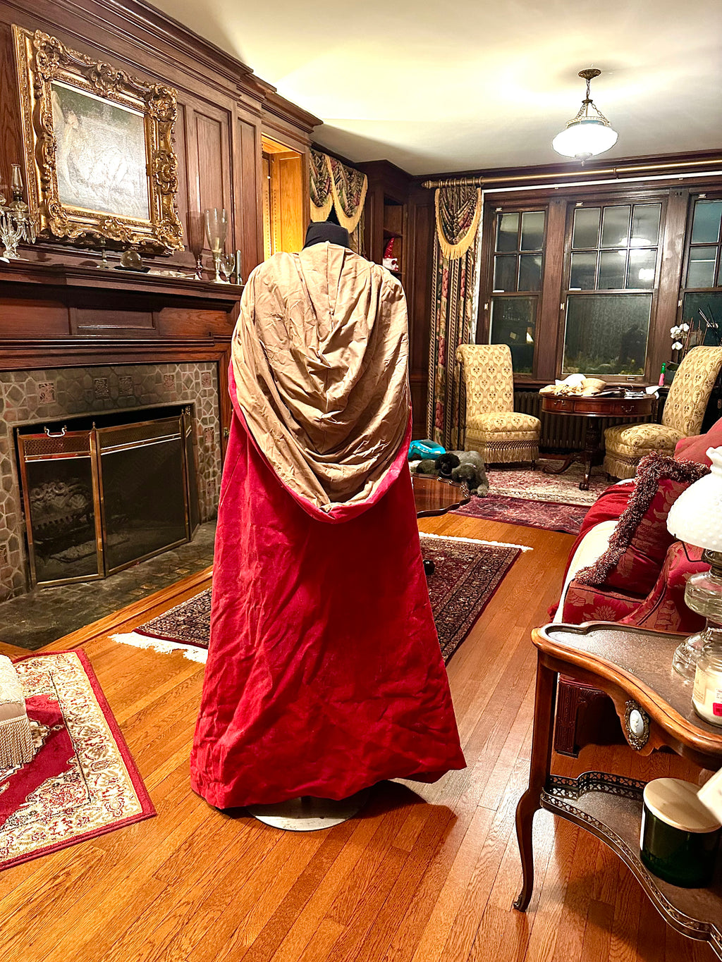 The Wayfarer Cloak RED OR BLACK