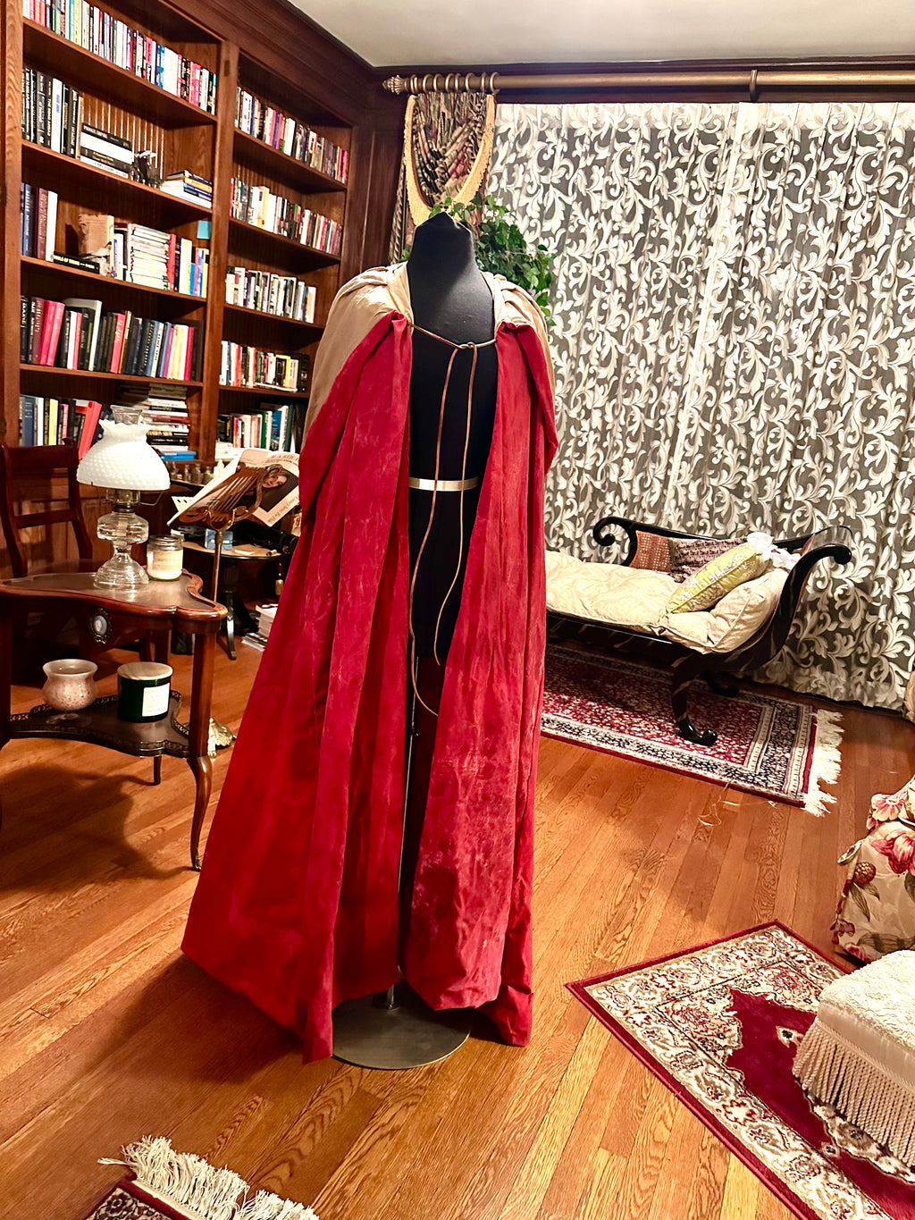 The Wayfarer Cloak RED OR BLACK